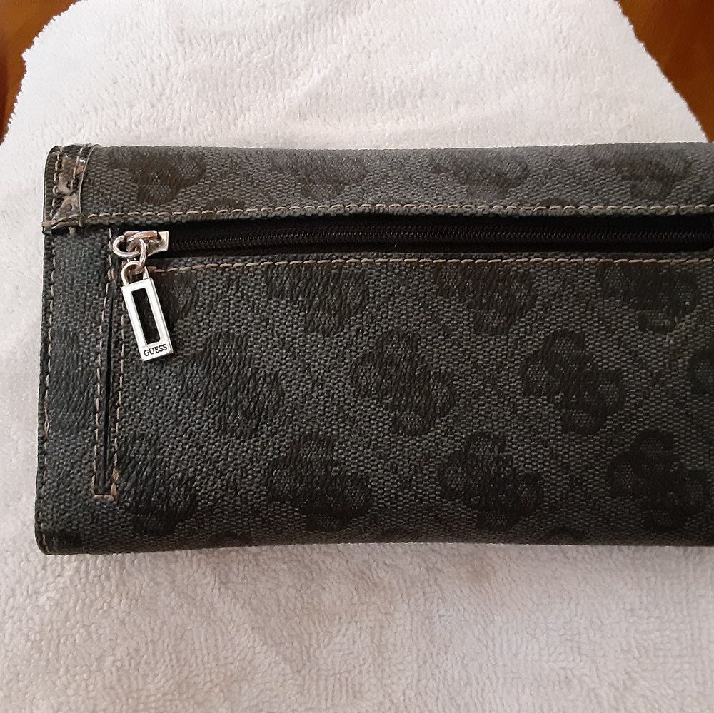 Guess wallet - Picture 2 of 8